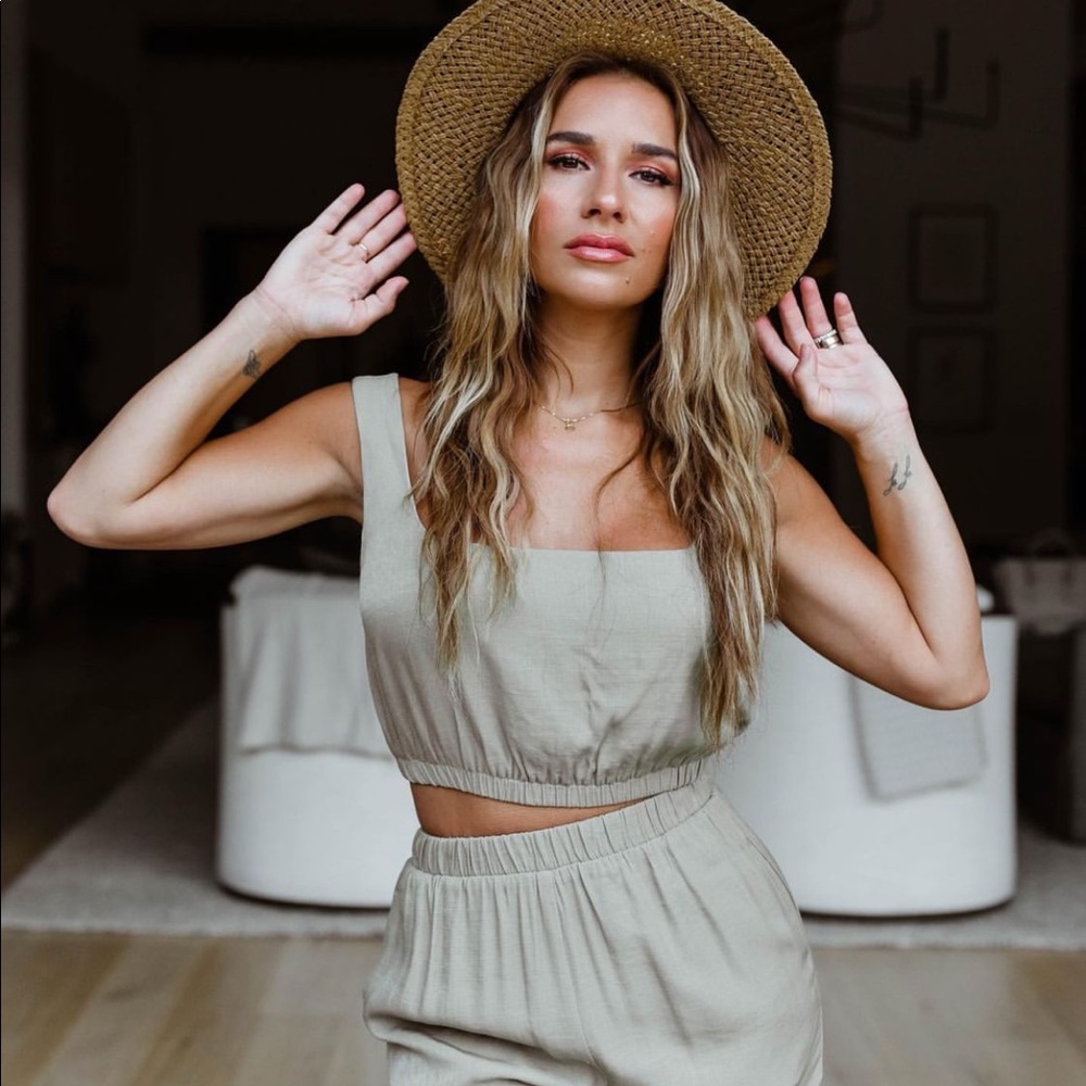 Kittenish pant set